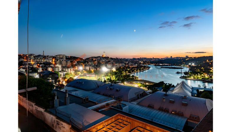 Коммерческий объект с видом на море в Бейоглу