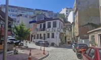 IS-5525, Real estate with balcony and separated kitchen in Стамбул Фатих